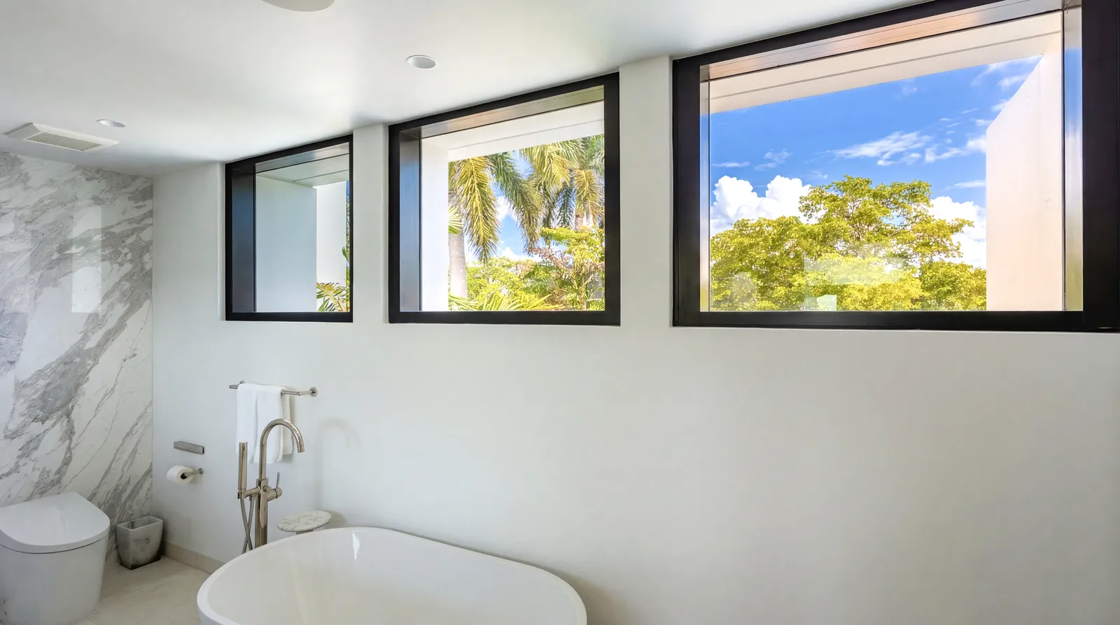 12705 Biscayne — Miami, FL