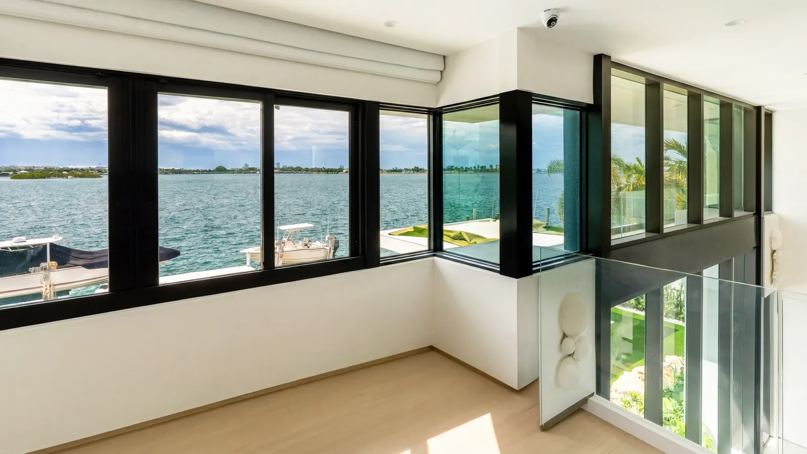 12705 Biscayne — Miami, FL