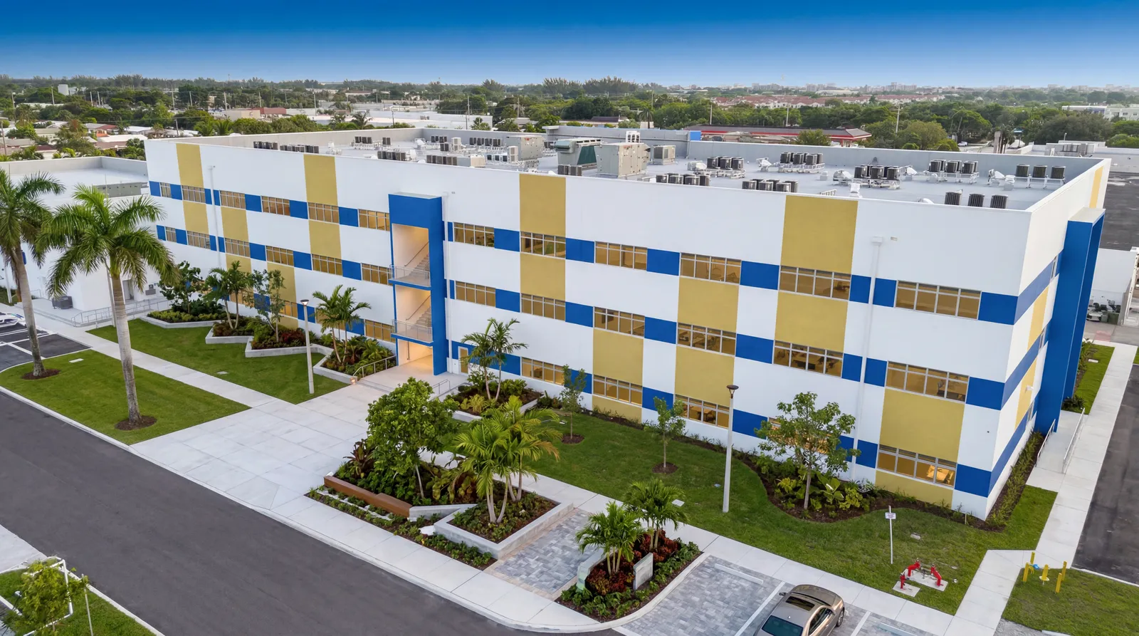4515 State Road 7 — Lauderdale Lakes, FL