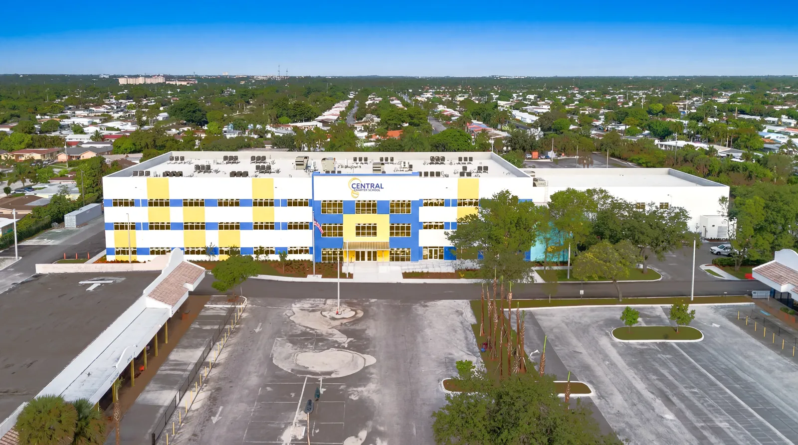 4515 State Road 7 — Lauderdale Lakes, FL